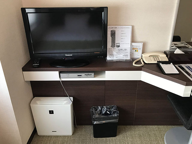 品川東武ホテルの部屋テレビ周りの画像